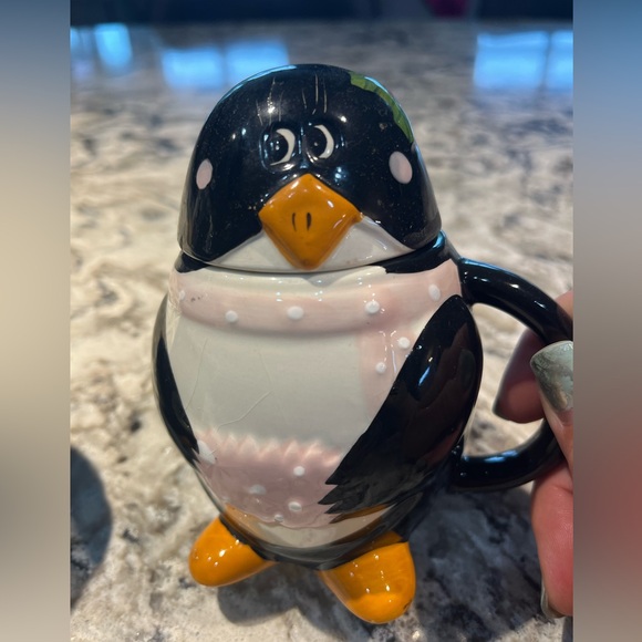 Adorable Penguin porcelain coffee cups with lids black white - Picture 4 of 9